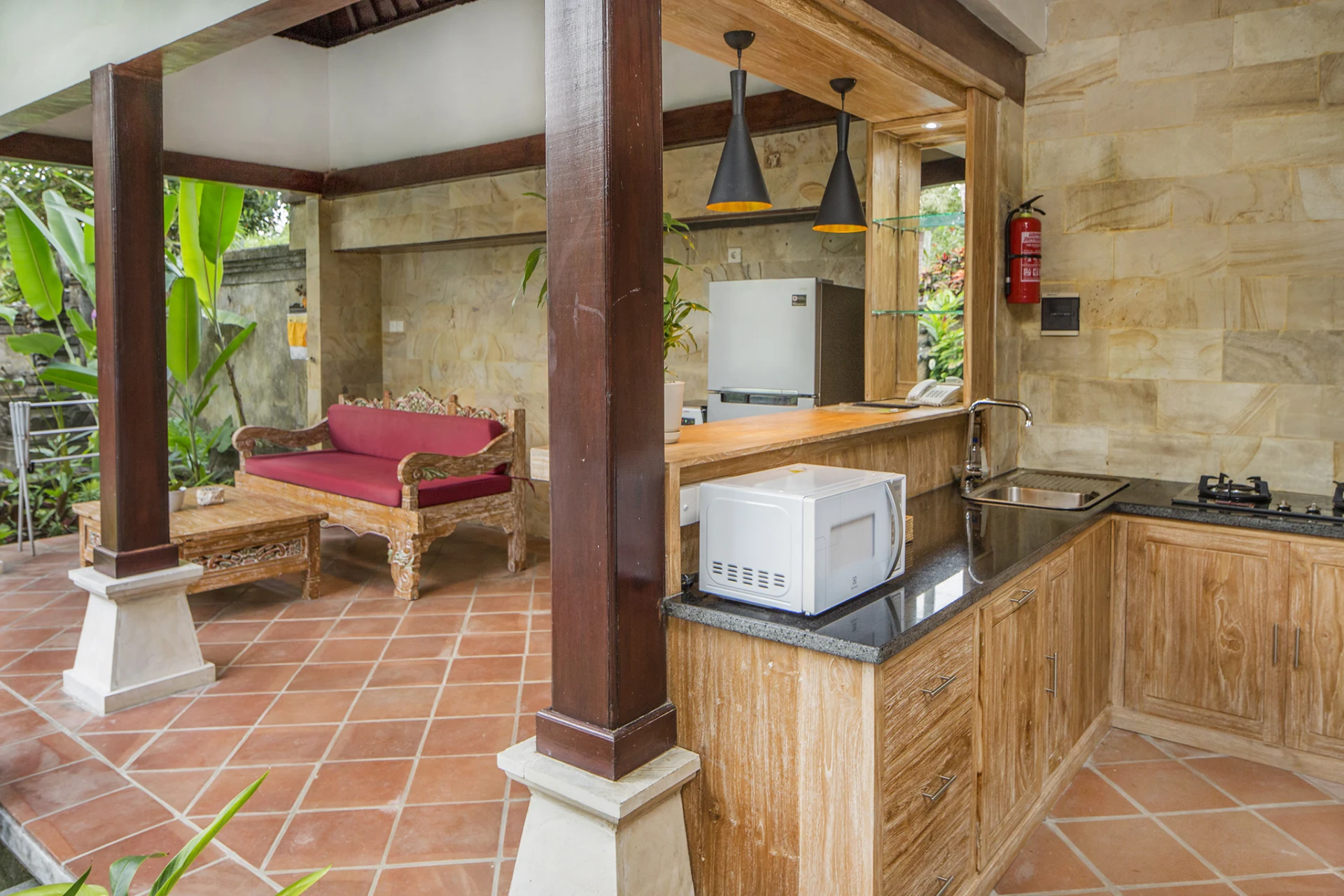 Bar & Kitchen